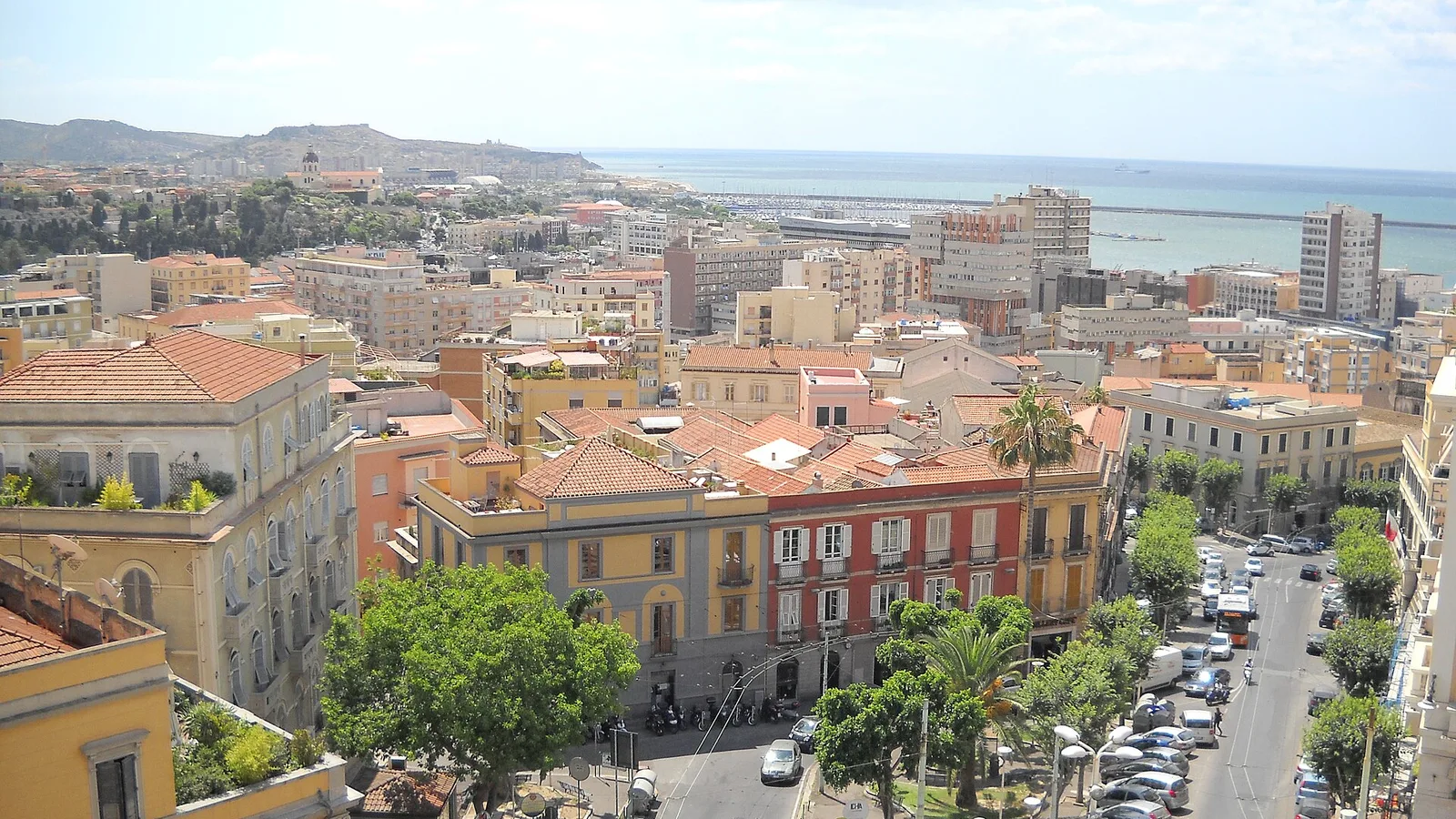Panorama della città di Cagliari dal Bastione di St. Remy